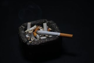 První generace bez kouře. V Británii zakázali prodej cigaret lidem narozeným po roce 2008 - Novinky